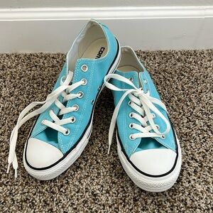 Converse Chuck Taylor Low Tops in Blue (Wedding)